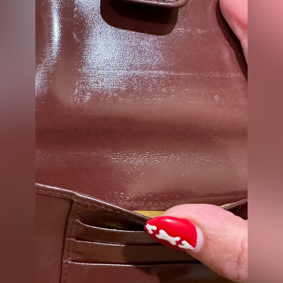Gucci Brown Kisslock Wallet - Picture 7 of 10